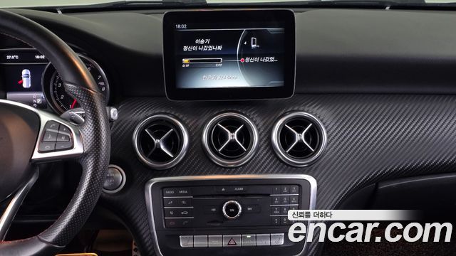 Mercedes-Benz A-Class (W176) A200 AMG Line 2018 — фото 14