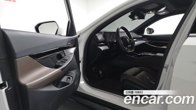 BMW 5 Series (G60) 523d xDrive M Sport 2024 — фото 10