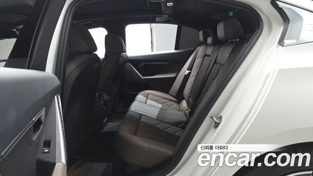 BMW 5 Series (G60) 523d xDrive M Sport 2024 — фото 12