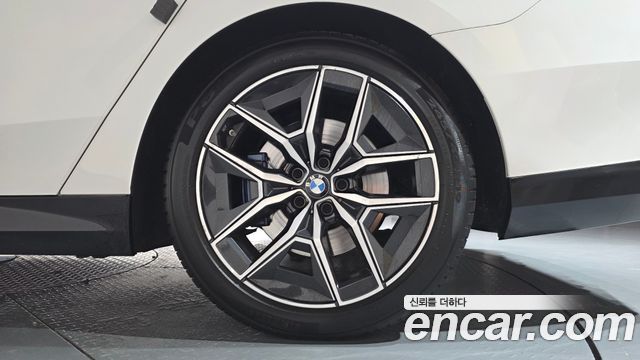 BMW 5 Series (G60) 523d xDrive M Sport 2024 — фото 21