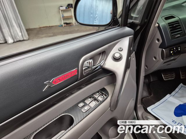 KG Mobility (SsangYong) Korando Turismo 4WD Extreme 9-seater 2015 — фото 17