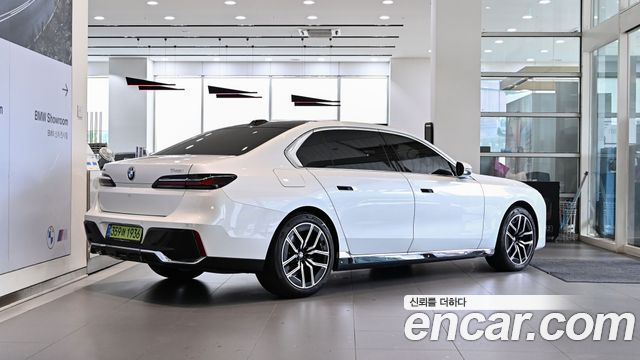 BMW 7 Series (G70) 740i xDrive M Sport 2026 — фото 4