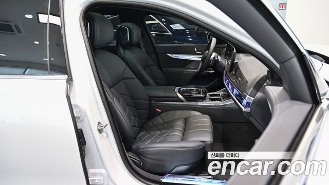 BMW 7 Series (G70) 740i xDrive M Sport 2026 — фото 17