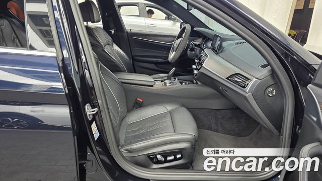BMW 5 Series (G30) 520d xDrive M Sport Package Plus 2018 — фото 15