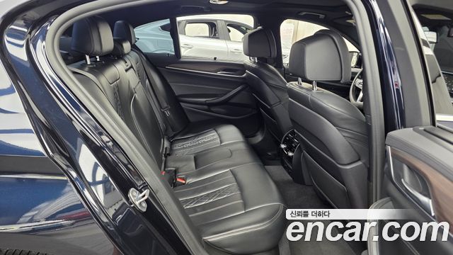 BMW 5 Series (G30) 520d xDrive M Sport Package Plus 2018 — фото 16