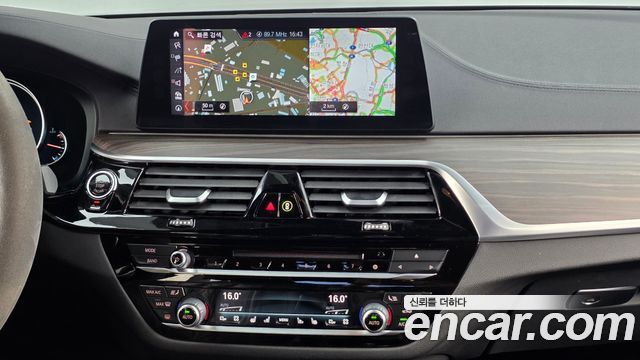 BMW 5 Series (G30) 520d xDrive M Sport Package Plus 2018 — фото 18