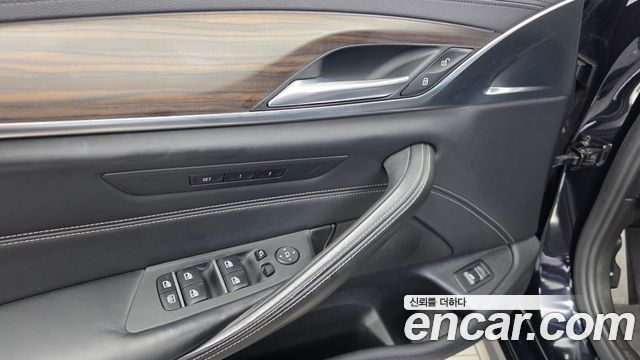 BMW 5 Series (G30) 520d xDrive M Sport Package Plus 2018 — фото 35