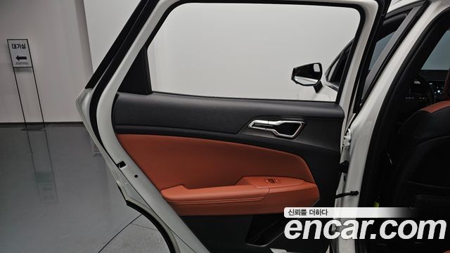 Kia Sportage (V) Gasoline 1.6 Turbo 2WD Signature 2025 — фото 25