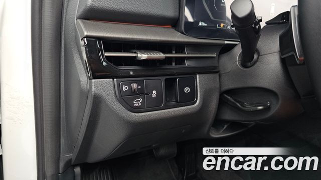Kia Sportage (V) Gasoline 1.6 Turbo 2WD Signature 2025 — фото 32