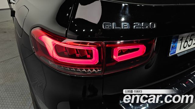 Mercedes-Benz GLB-Class (X247) GLB250 4MATIC 2020 — фото 29