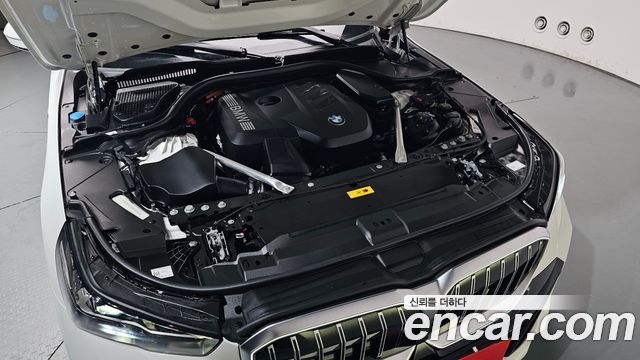 BMW 5 Series (G60) 530e M Sport 2024 — фото 6