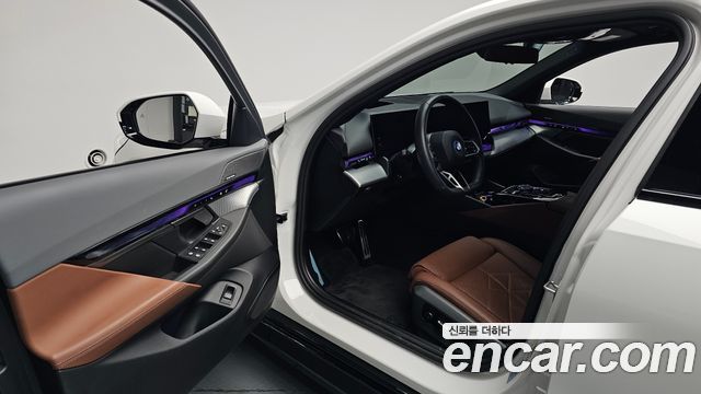 BMW 5 Series (G60) 530e M Sport 2024 — фото 10