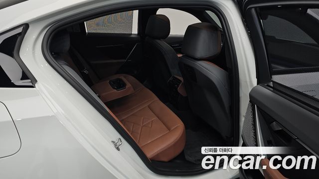 BMW 5 Series (G60) 530e M Sport 2024 — фото 12
