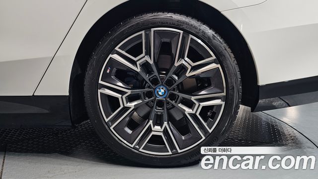 BMW 5 Series (G60) 530e M Sport 2024 — фото 21
