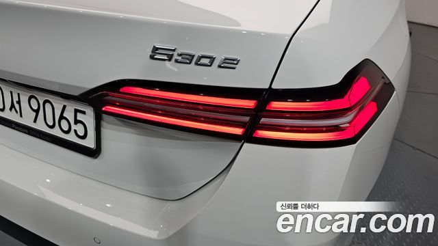 BMW 5 Series (G60) 530e M Sport 2024 — фото 23