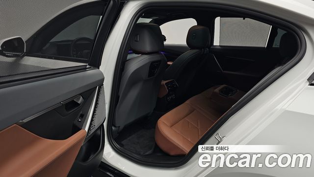 BMW 5 Series (G60) 530e M Sport 2024 — фото 26