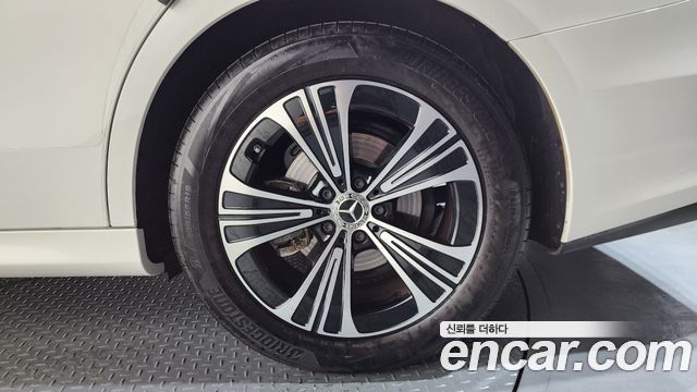 Mercedes-Benz E-Class (W214) E200 Avantgarde 2025 — фото 27