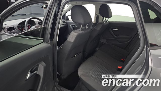 Volkswagen Polo 1.6 TDI R-Line 5th 2014 — фото 12
