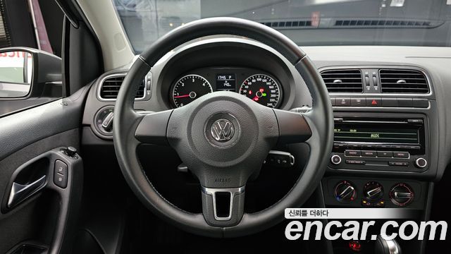 Volkswagen Polo 1.6 TDI R-Line 5th 2014 — фото 13