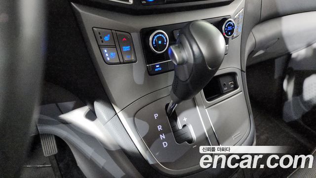 Hyundai Grand Starex Wagon 12-Seater Modern 2020 — фото 9
