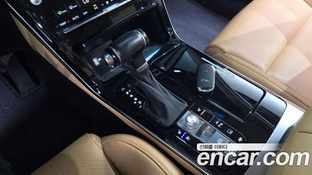 Kia K7 Premier 2.2 Diesel Prestige 2020 — фото 9