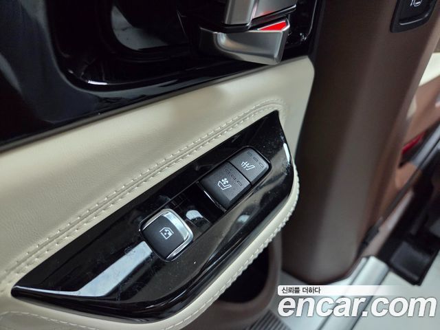 Kia Carnival (IV) Gasoline 9-seater Limousine(Special vehicle) 2023 — фото 8