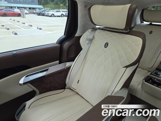 Kia Carnival (IV) Gasoline 9-seater Limousine(Special vehicle) 2023 — фото 18