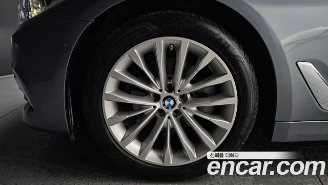 BMW 5 Series (G30) 520d Luxury Special Edition 2018 — фото 5