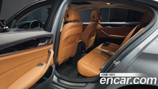 BMW 5 Series (G30) 520d Luxury Special Edition 2018 — фото 12