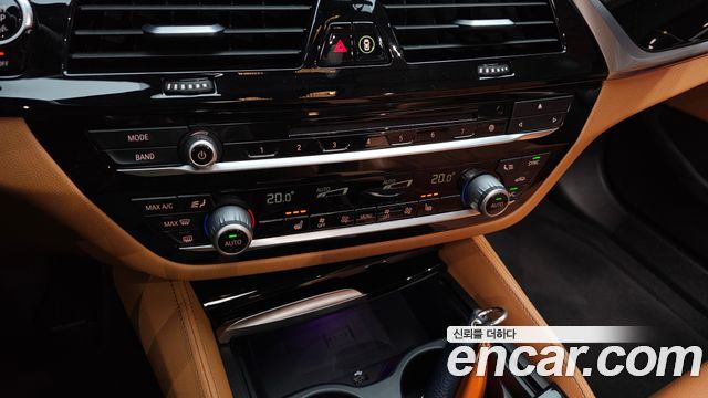 BMW 5 Series (G30) 520d Luxury Special Edition 2018 — фото 17