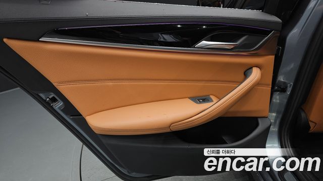 BMW 5 Series (G30) 520d Luxury Special Edition 2018 — фото 25
