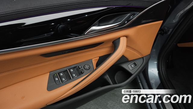 BMW 5 Series (G30) 520d Luxury Special Edition 2018 — фото 28