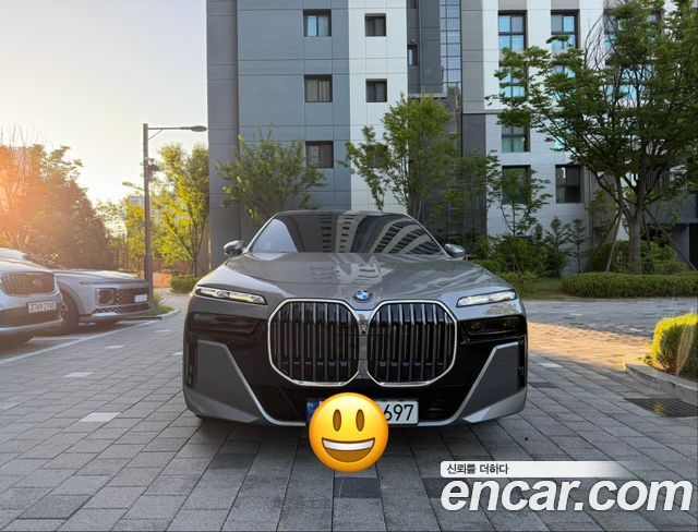 BMW 7 Series (G70) 740i sDrive M Sport 2023 — фото 3