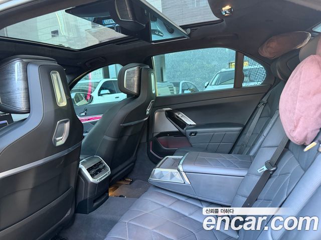 BMW 7 Series (G70) 740i sDrive M Sport 2023 — фото 7