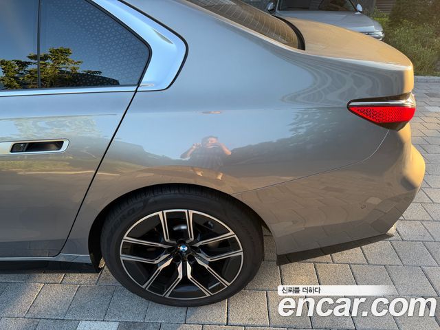 BMW 7 Series (G70) 740i sDrive M Sport 2023 — фото 8