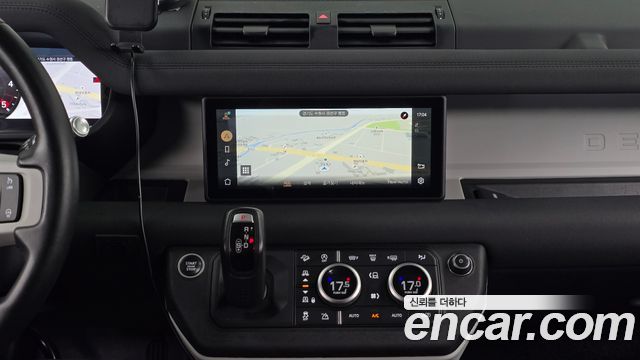 Land Rover Defender (L663) 110 D240 S 2020 — фото 12