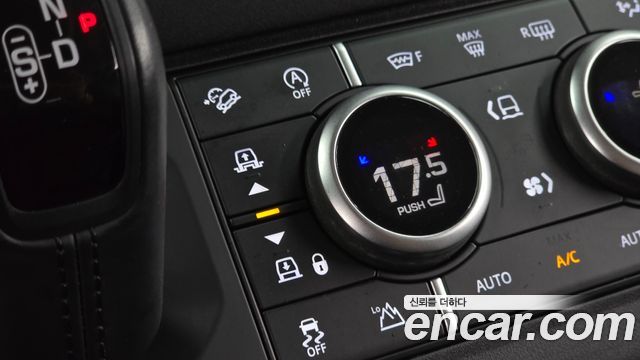 Land Rover Defender (L663) 110 D240 S 2020 — фото 19