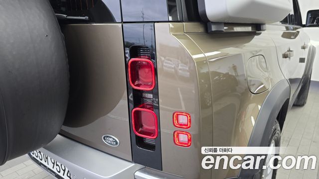 Land Rover Defender (L663) 110 D240 S 2020 — фото 23