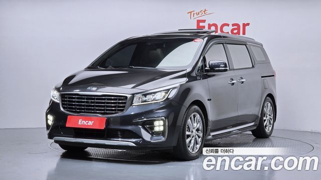 Kia Carnival 7-Seater Limousine VIP 2019 — фото 1