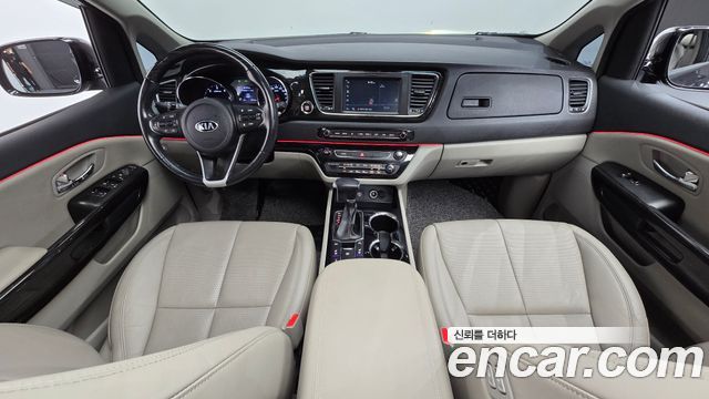 Kia Carnival 7-Seater Limousine VIP 2019 — фото 7