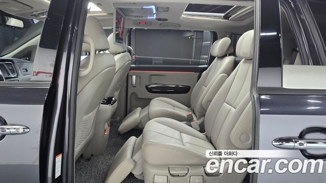Kia Carnival 7-Seater Limousine VIP 2019 — фото 15