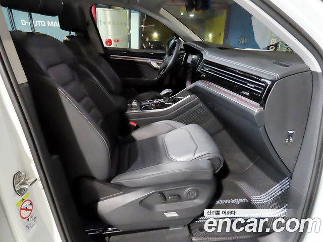 Volkswagen Touareg (III) 3.0 TDI Premium 2021 — фото 15