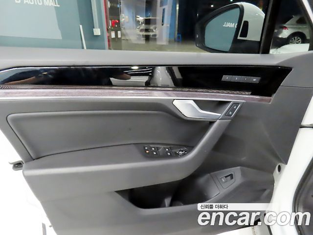 Volkswagen Touareg (III) 3.0 TDI Premium 2021 — фото 17