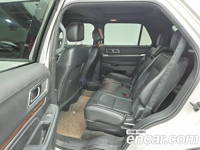 Ford Explorer 2.3 Limited 4WD 5th 2017 — фото 16