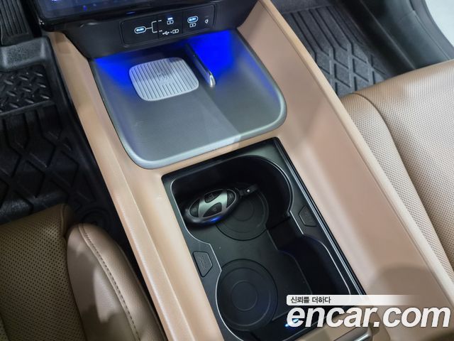 Hyundai Grandeur (GN7) 2,5 Gasoline 2WD Exclusive 2025 — фото 18