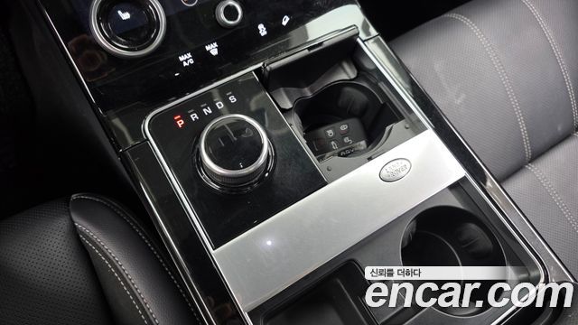 Land Rover Range Rover Velar 3.0 P380 R-Dynamic SE 2020 — фото 9
