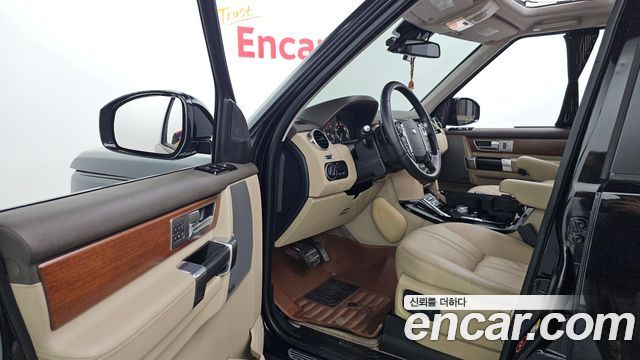 Land Rover Discovery 4 3.0 SDV6 SE 2016 — фото 10