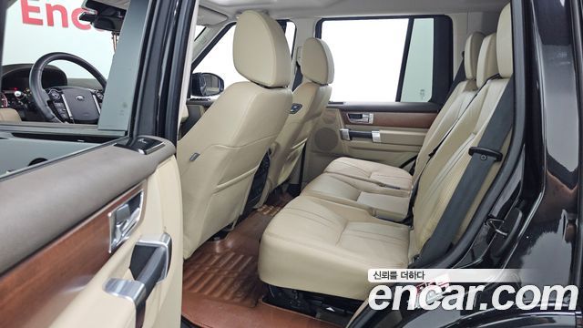 Land Rover Discovery 4 3.0 SDV6 SE 2016 — фото 11