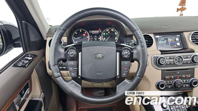 Land Rover Discovery 4 3.0 SDV6 SE 2016 — фото 12