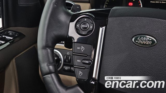 Land Rover Discovery 4 3.0 SDV6 SE 2016 — фото 15